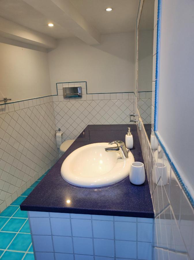 Marina Apartment City Centre Кальяри Экстерьер фото